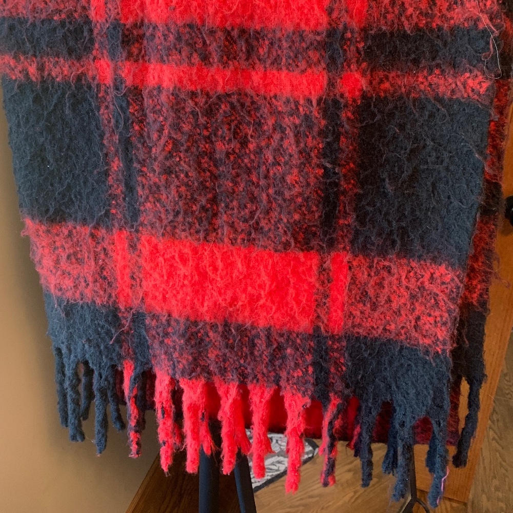 Ludwig Beck | Tartan Lambswool  Black + Red Orange